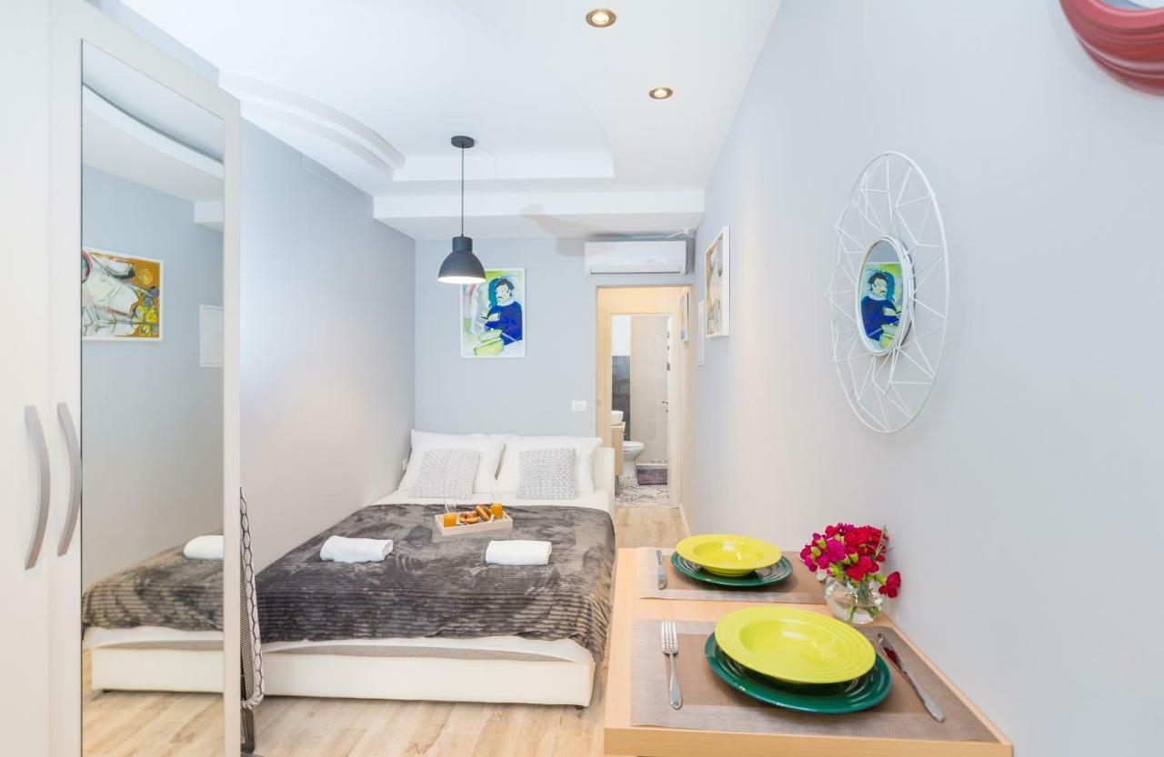 Apartment Summer Romance *